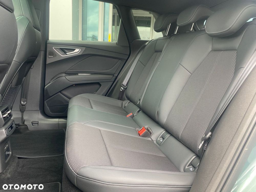 Audi Q4 e-tron - 13