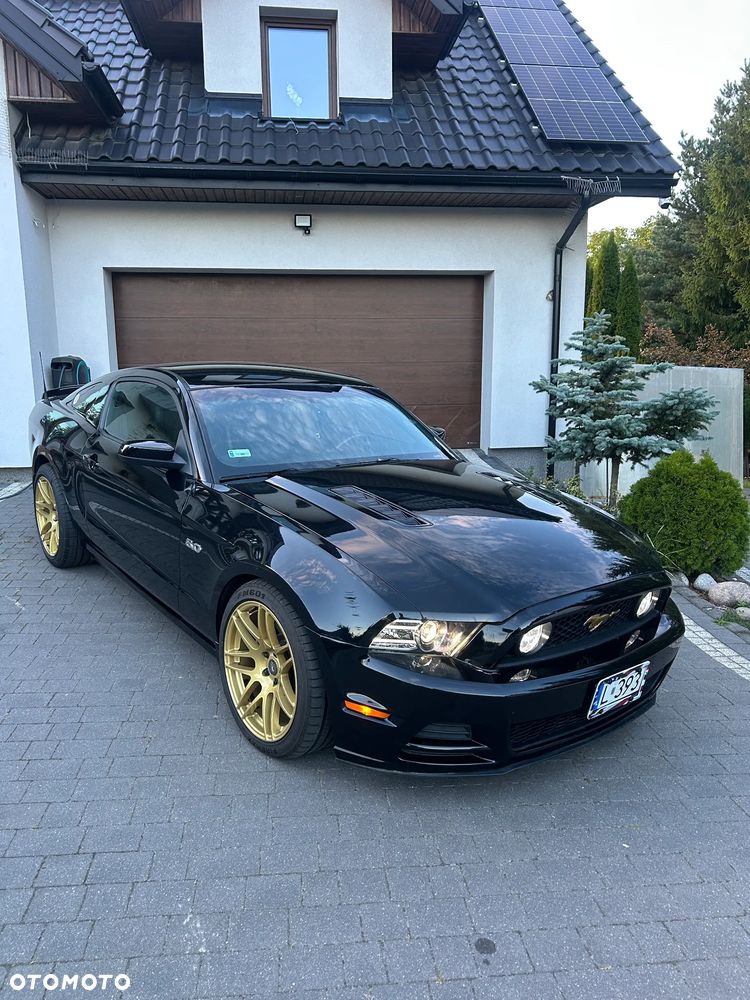 Ford Mustang - 1