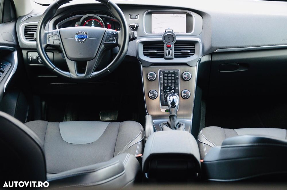 Volvo V40 D3 Geartronic You - 6