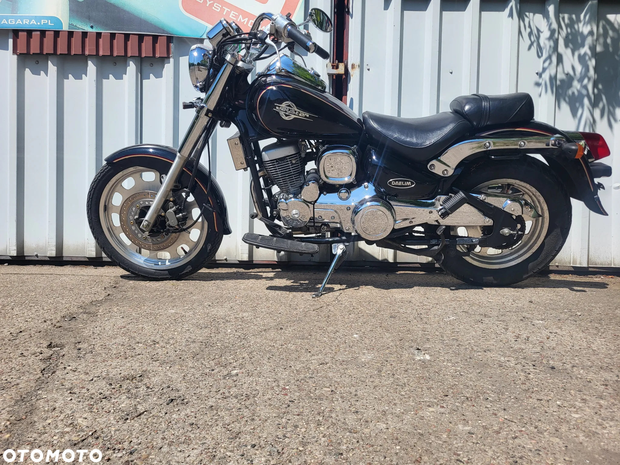 Suzuki Intruder - 8