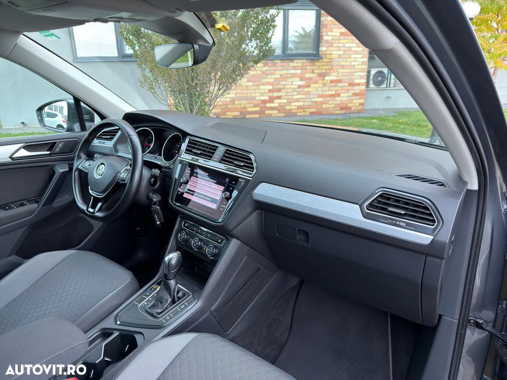 Volkswagen Tiguan - 12
