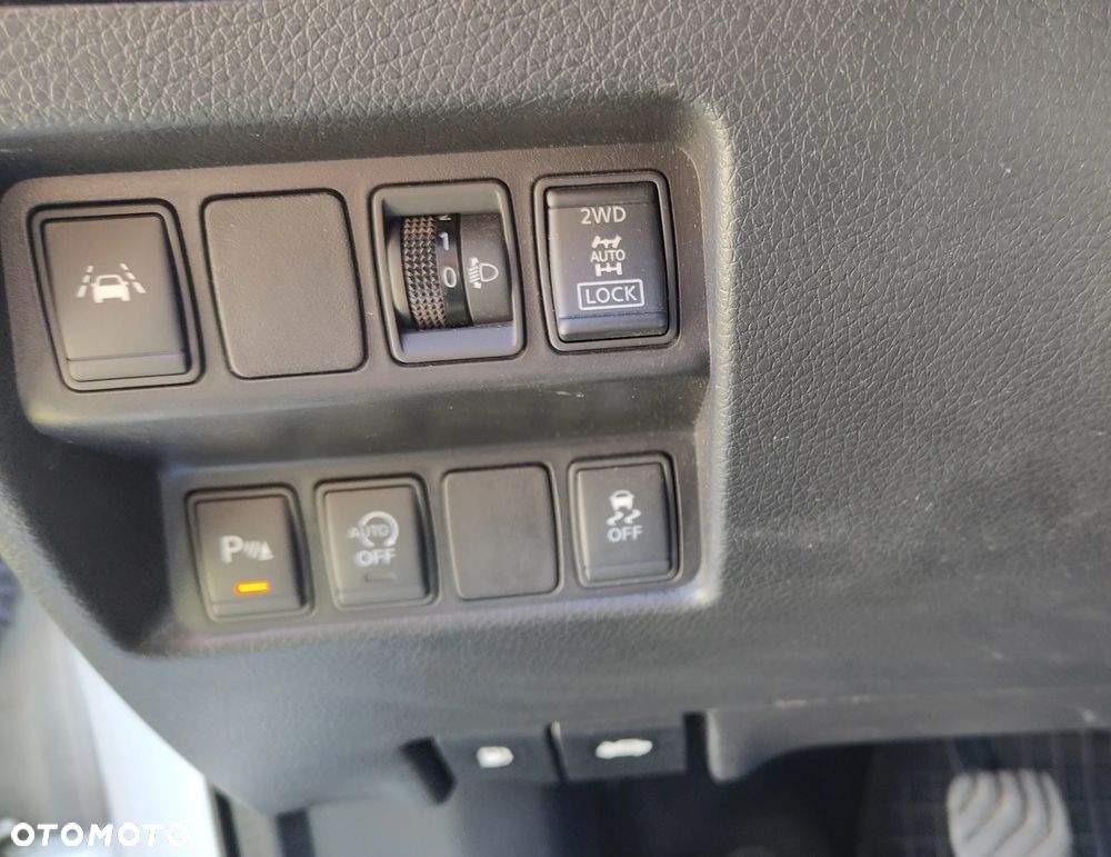 Nissan Qashqai 1.6 DCi ALL-MODE 4x4i N-Connecta - 30
