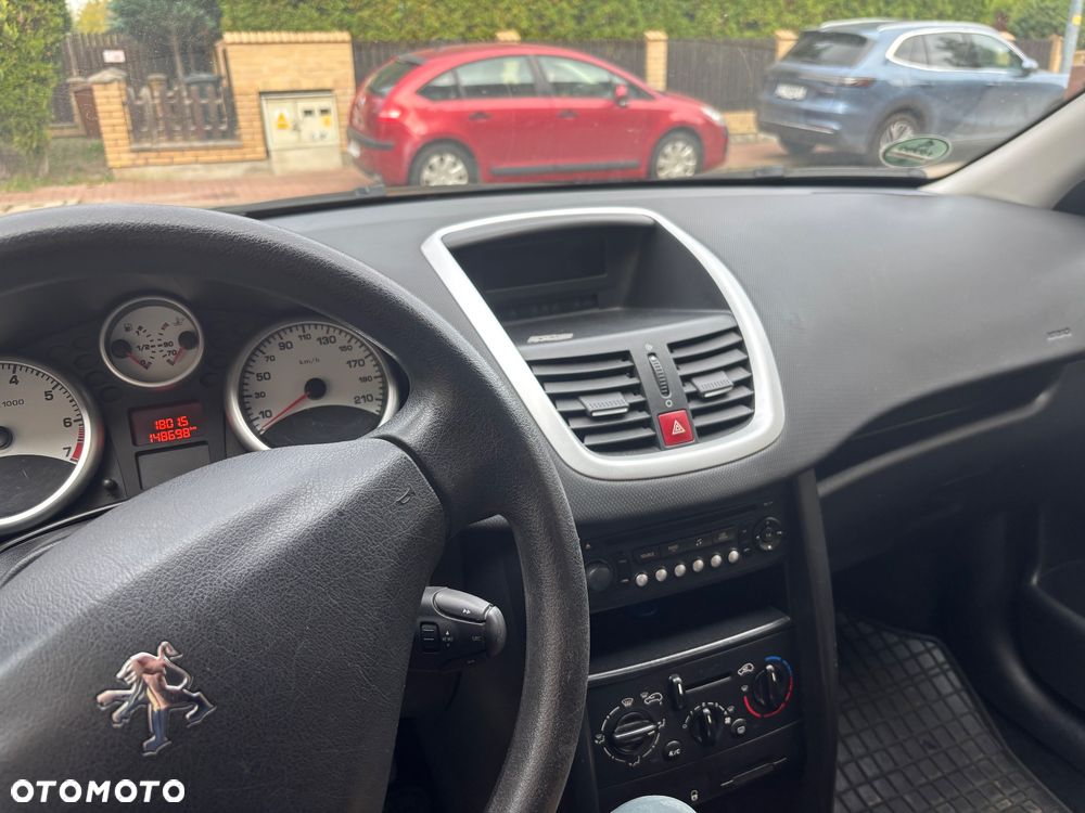 Peugeot 207 1.4 16V Trendy - 11
