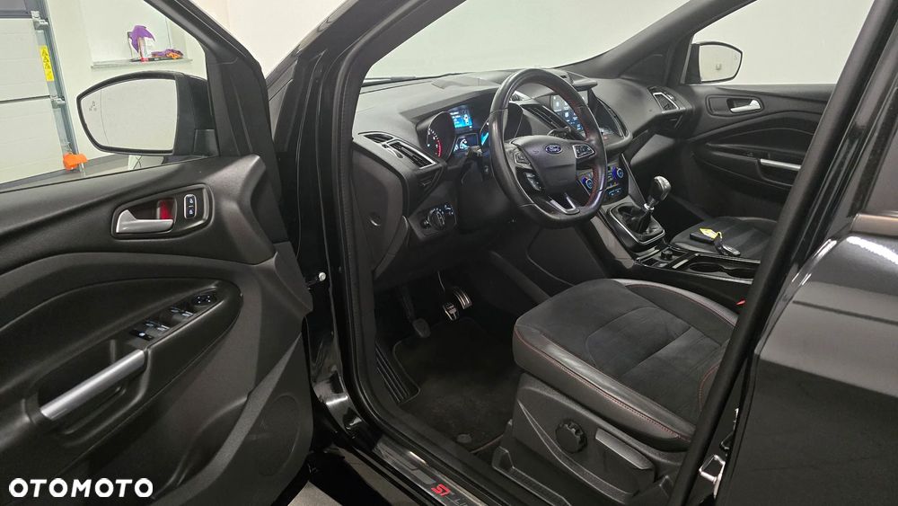 Ford Kuga 1.5 EcoBoost FWD ST-Line - 29