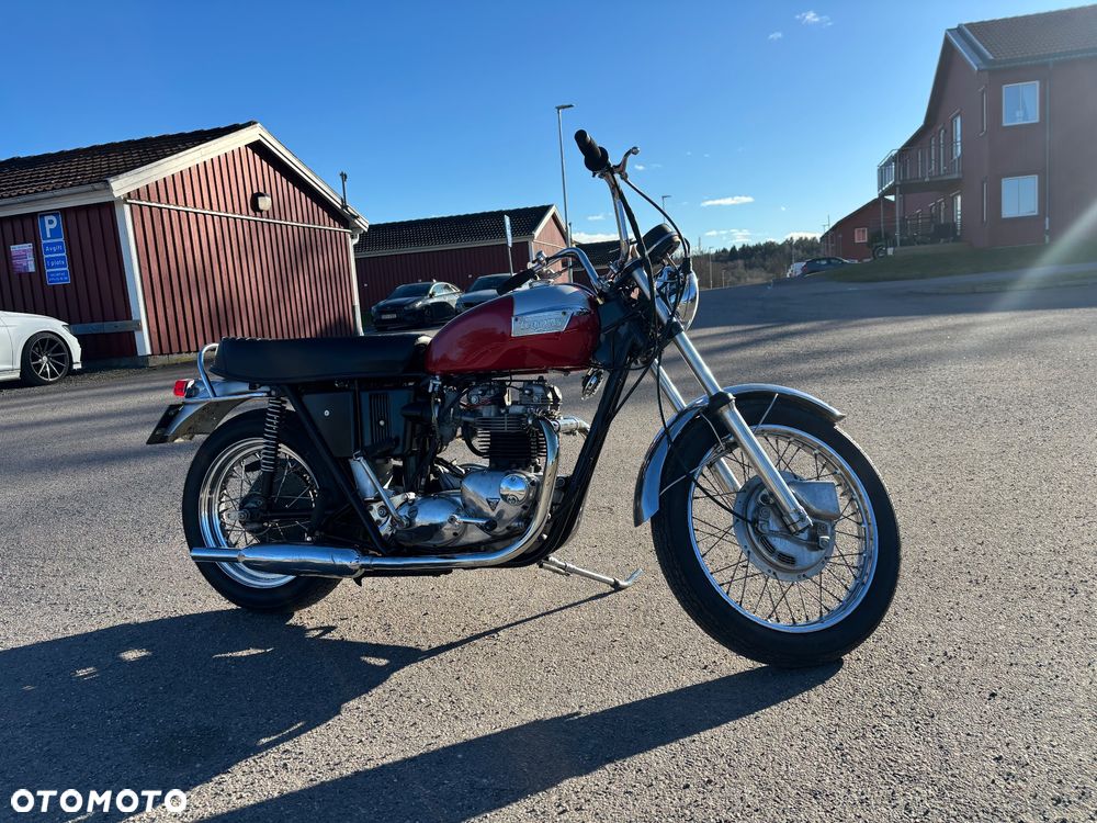 Triumph Bonneville - 1