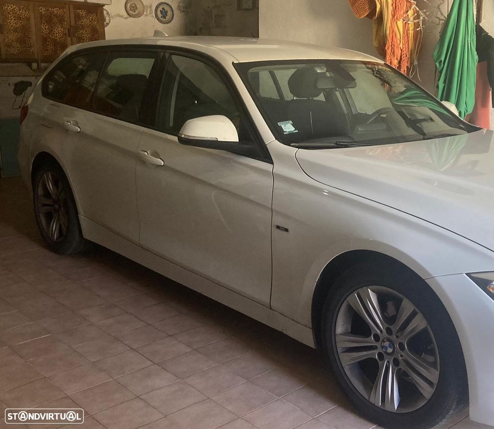 BMW 318 d Touring Auto Line Sport - 3