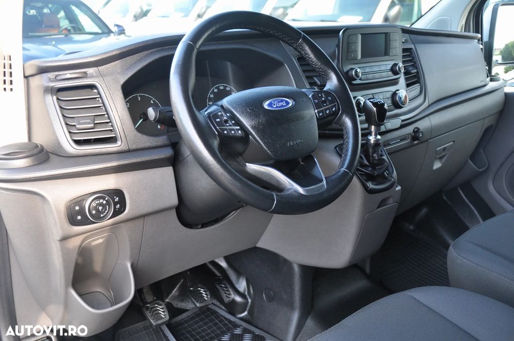 Ford Transit Custom L2H1 9 Locuri - 15