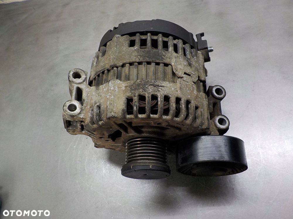 BMW 1 (E87) 2.0 D 180 ALTERNATOR 0121715017 7550469-05/06 - 2