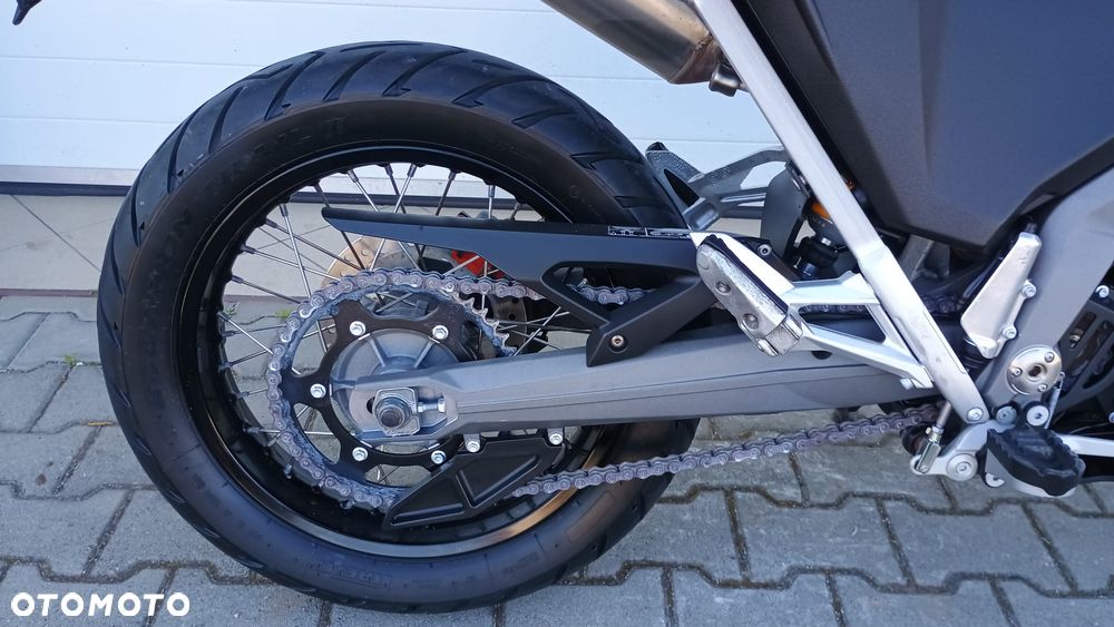 BMW G - 28