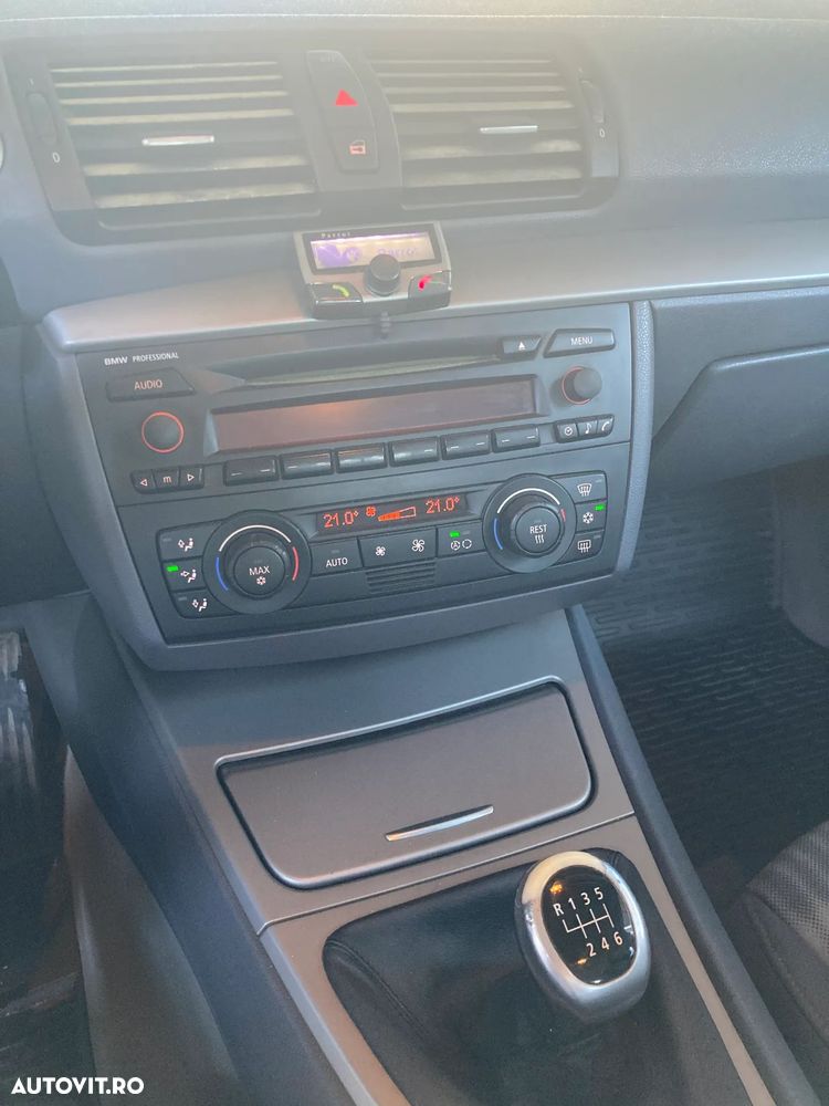 BMW Seria 1 120i - 11