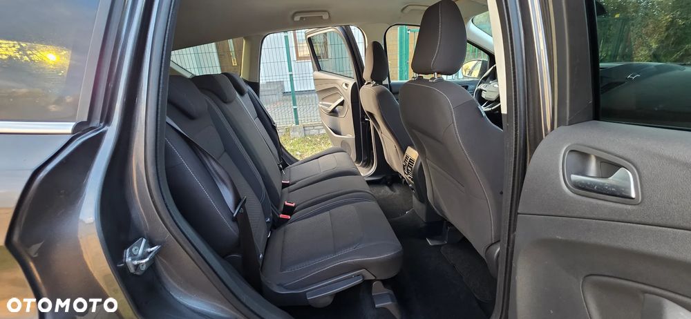 Ford Kuga - 28