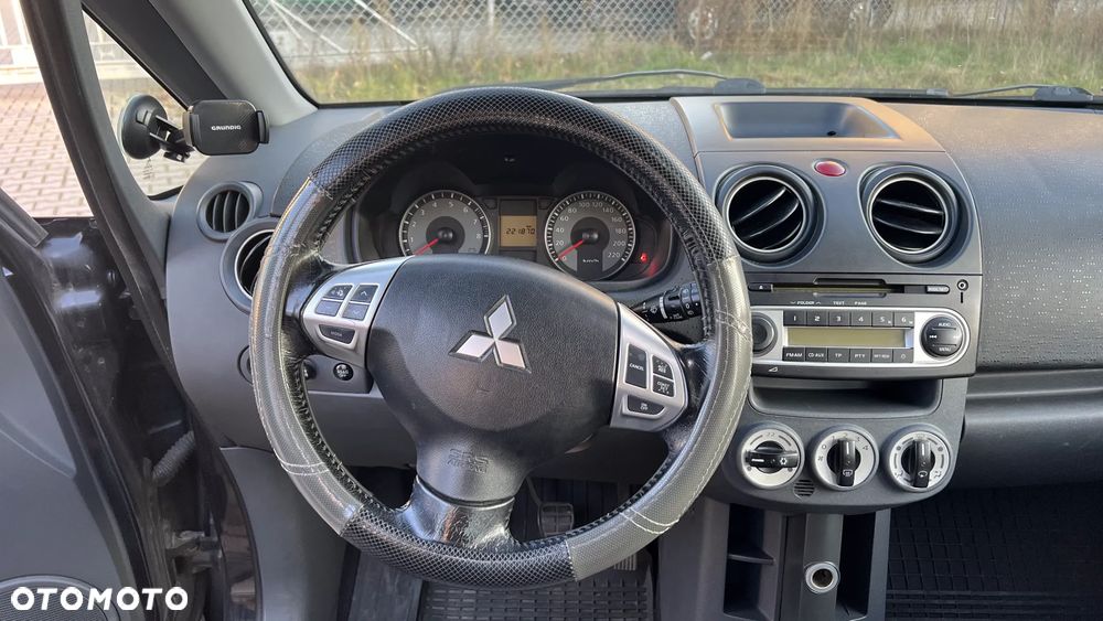 Mitsubishi Colt - 10