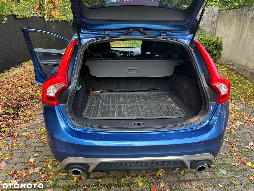 Volvo V60 2016 photo 2