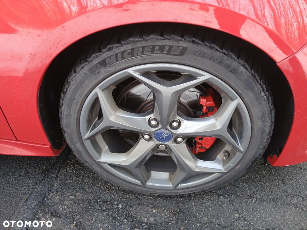 Ford Focus 2.0 EcoBoost ST mit Leder-Sport-Paket - 2