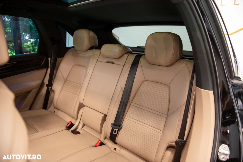 Porsche Cayenne Standard - 8