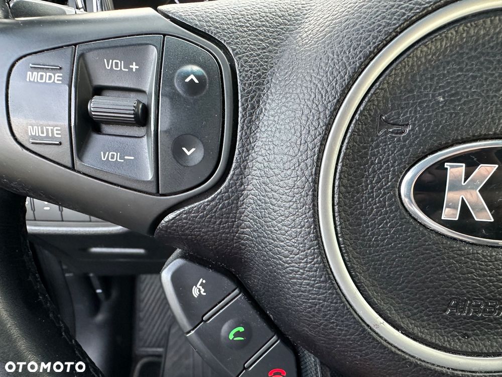 Kia Carens 1.7 CRDi Business Line 7os 7DCT - 27