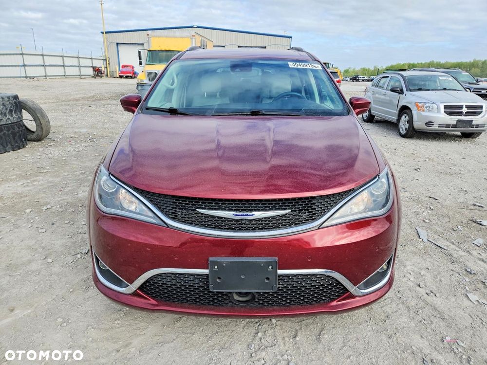 Chrysler Pacifica - 6