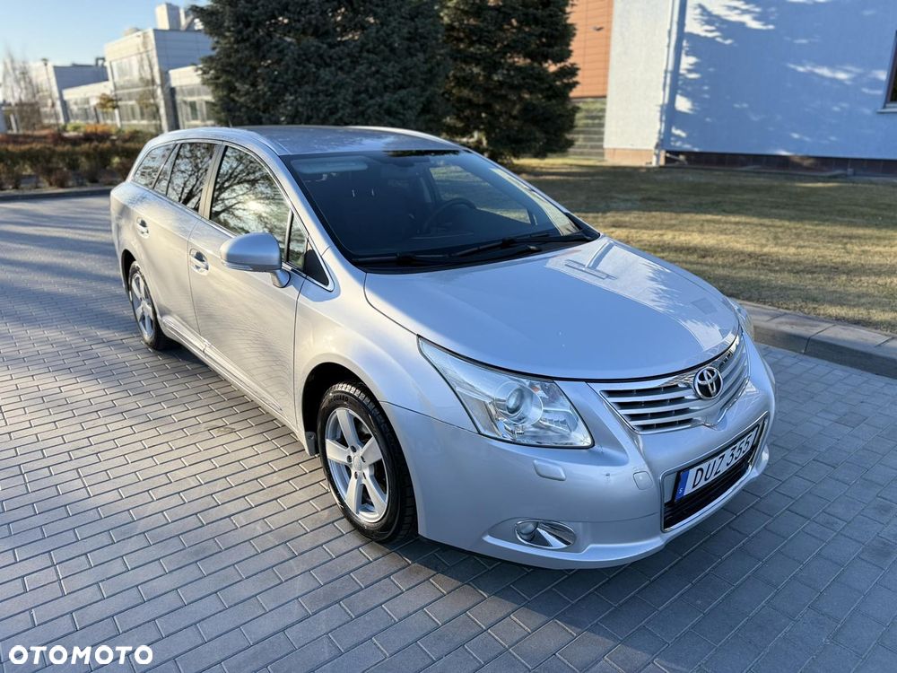Toyota Avensis - 2