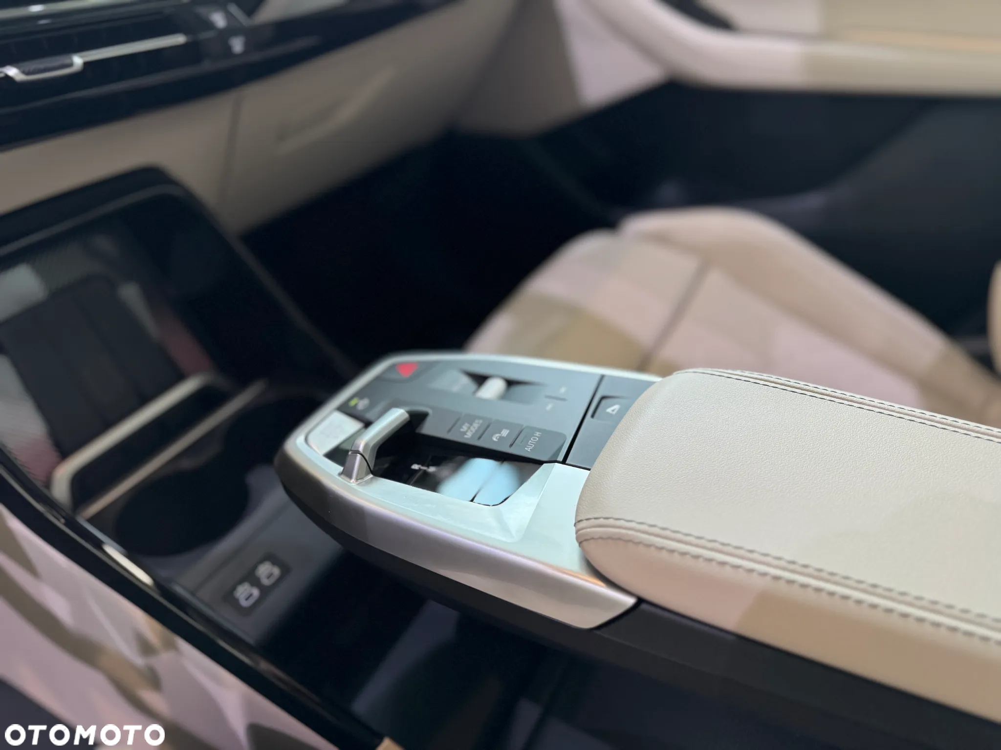 BMW Seria 2 220 mHEV - 13