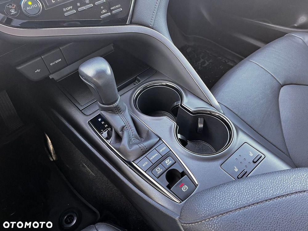 Toyota Camry 2.5 Hybrid Comfort CVT - 15