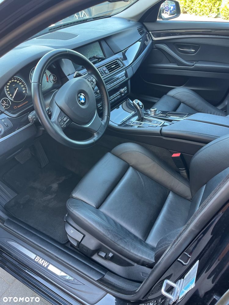 BMW Seria 5 525d xDrive Sport-Aut Modern Line - 19