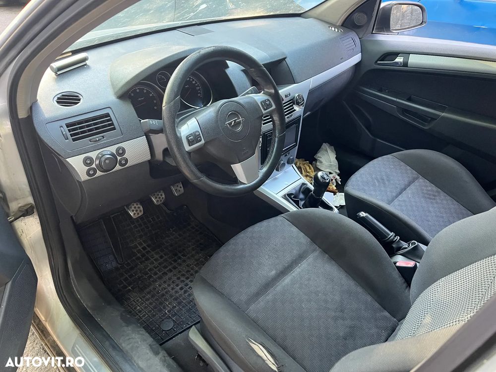 Dezmembrez Opel Astra H hatchback 2.0 benzina Z20LEL 125KW 2005 gri argintiu Z157 - 9