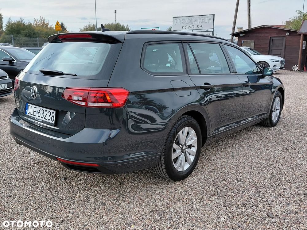 Volkswagen Passat 1.6 TDI SCR DSG Comfortline - 3