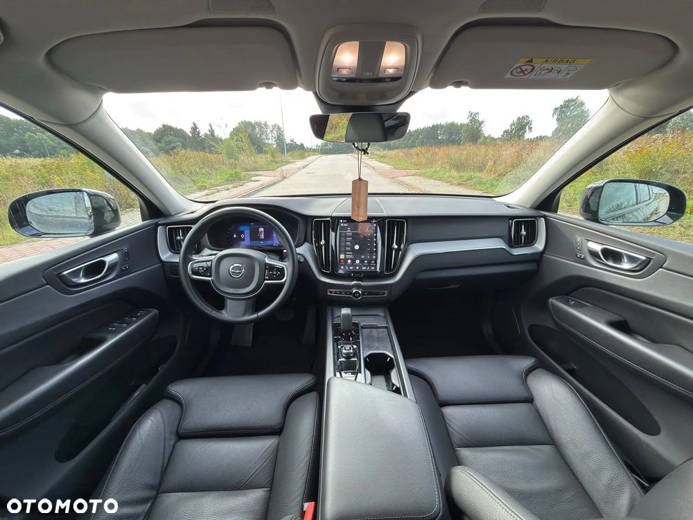 Volvo XC 60 B5 B AWD Plus Dark - 9