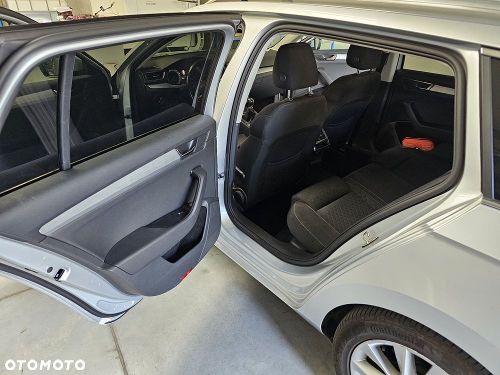 Skoda Superb 2.0 TDI Ambition - 11