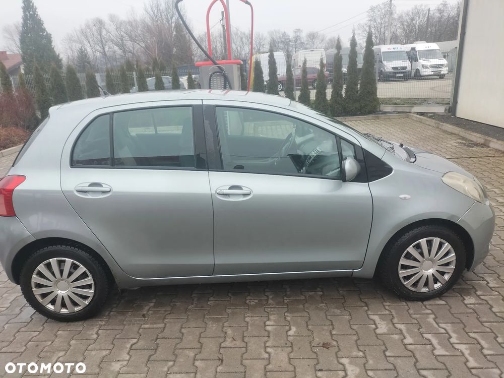 Toyota Yaris - 3