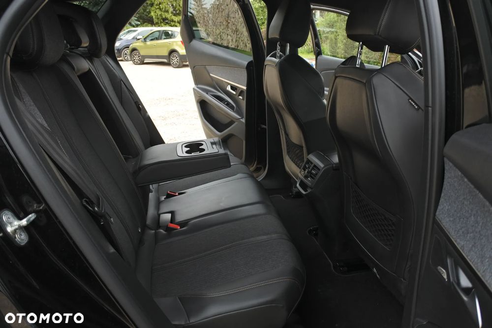 Peugeot 3008 1.5 BlueHDi Allure S&S EAT8 - 8