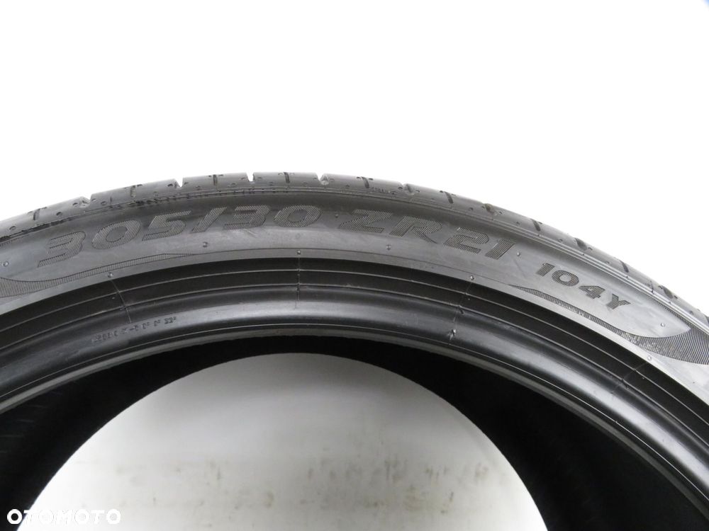 305/30R21 ZR21 OPONA LETNIA Pirelli P Zero 104Y XL ELECT NF0 - 9