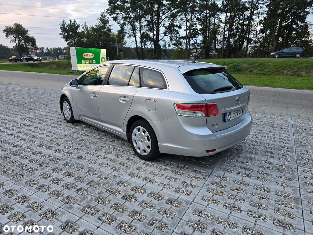 Toyota Avensis 2010 photo 3