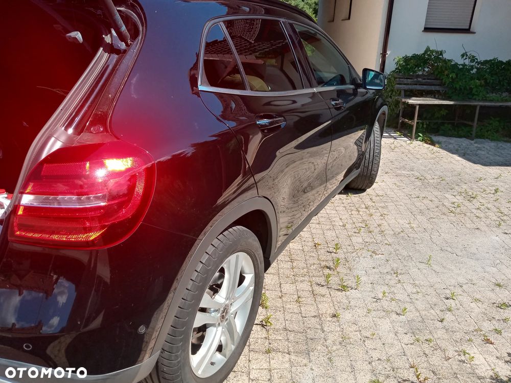 Mercedes-Benz GLA 220 4-Matic - 6