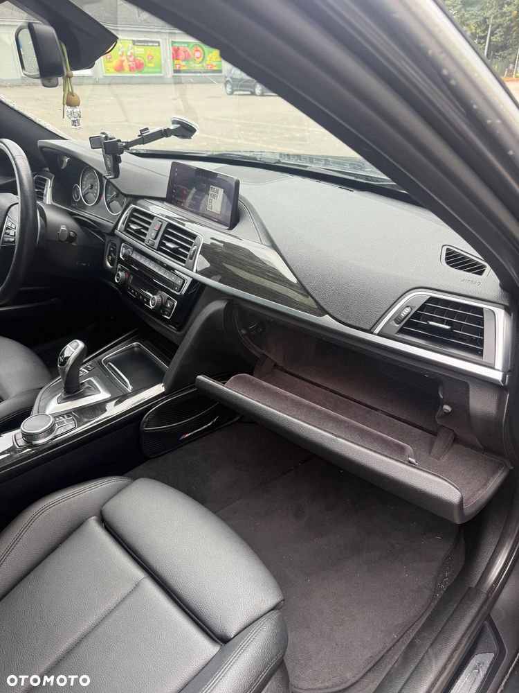 BMW Seria 3 330i xDrive Edition Luxury Line Purity - 9