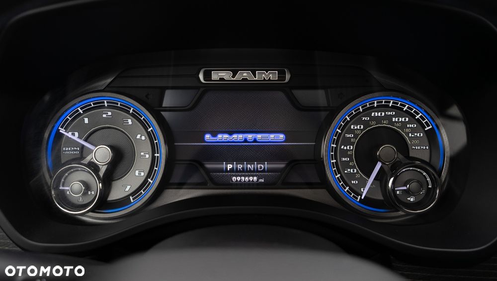 RAM 1500 Crew Cab Shortbed Limited - 12