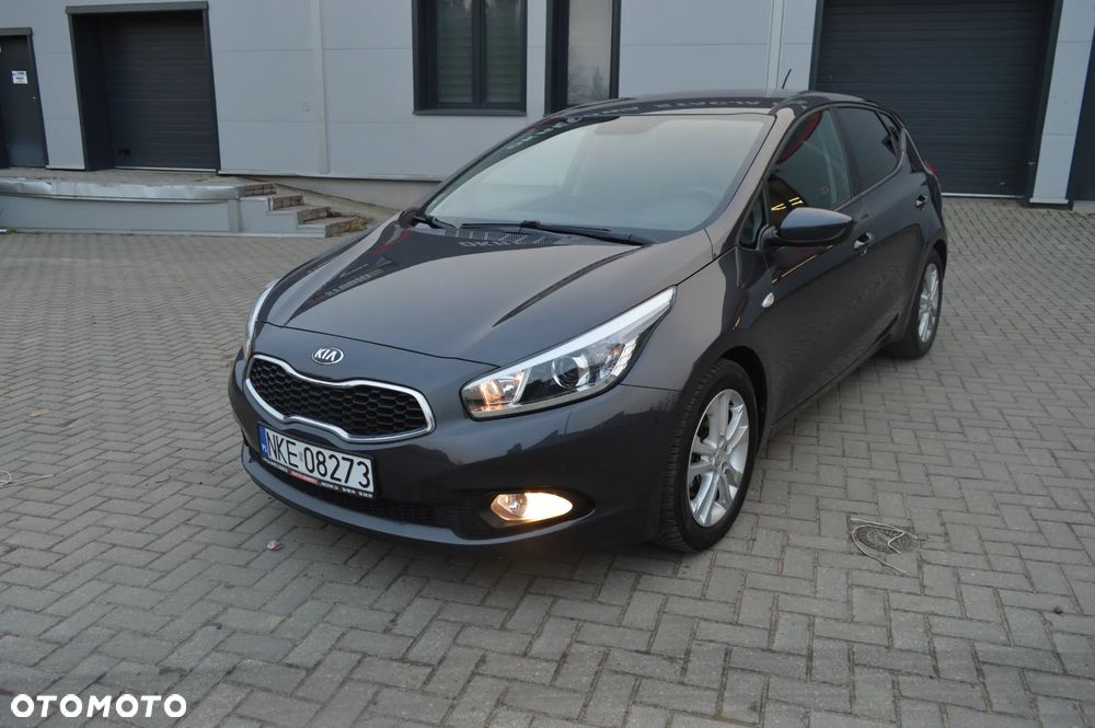 Kia Ceed 1.4 CVVT Fifa World Cup Edition - 4