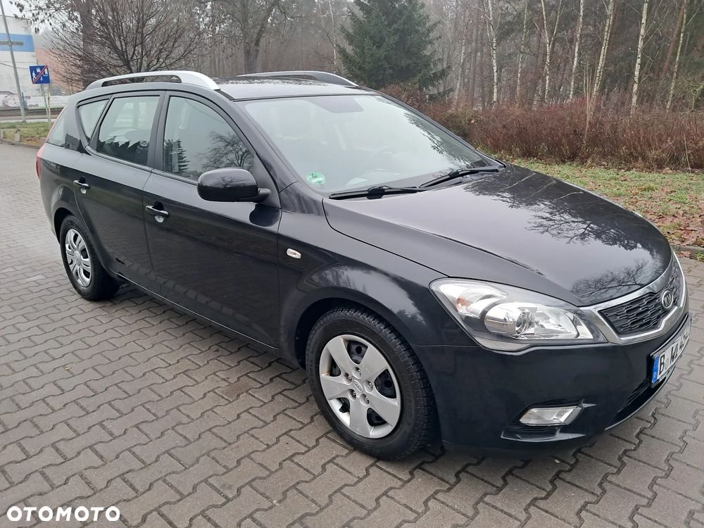 Kia Ceed - 10