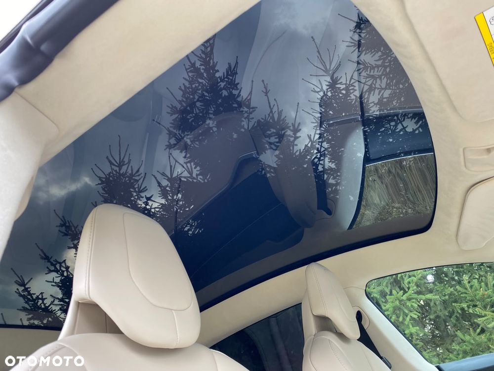 Tesla Model S - 10