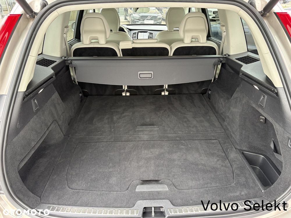 Volvo XC 90 - 25
