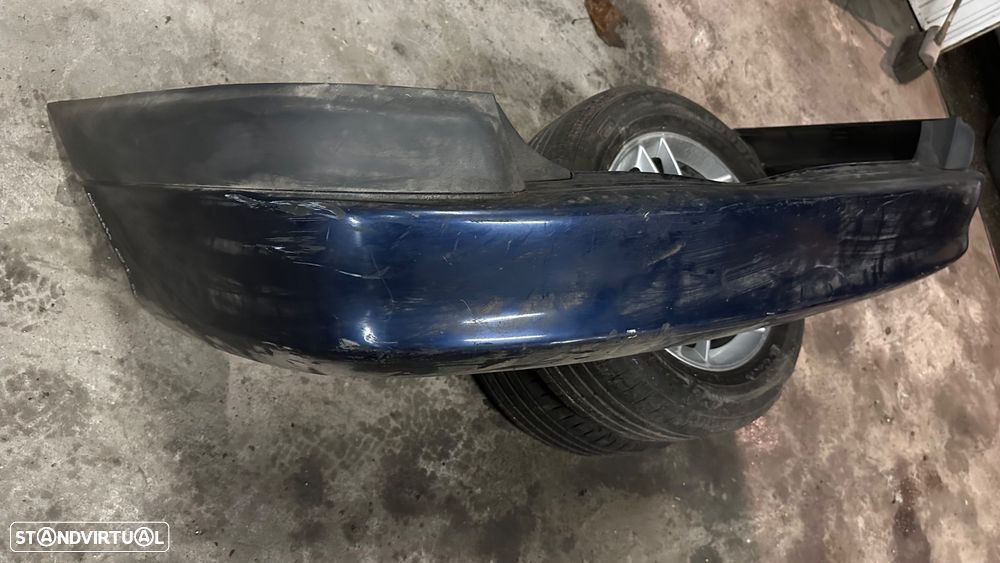 Parachoque Toyota avensis sw 98 - 2