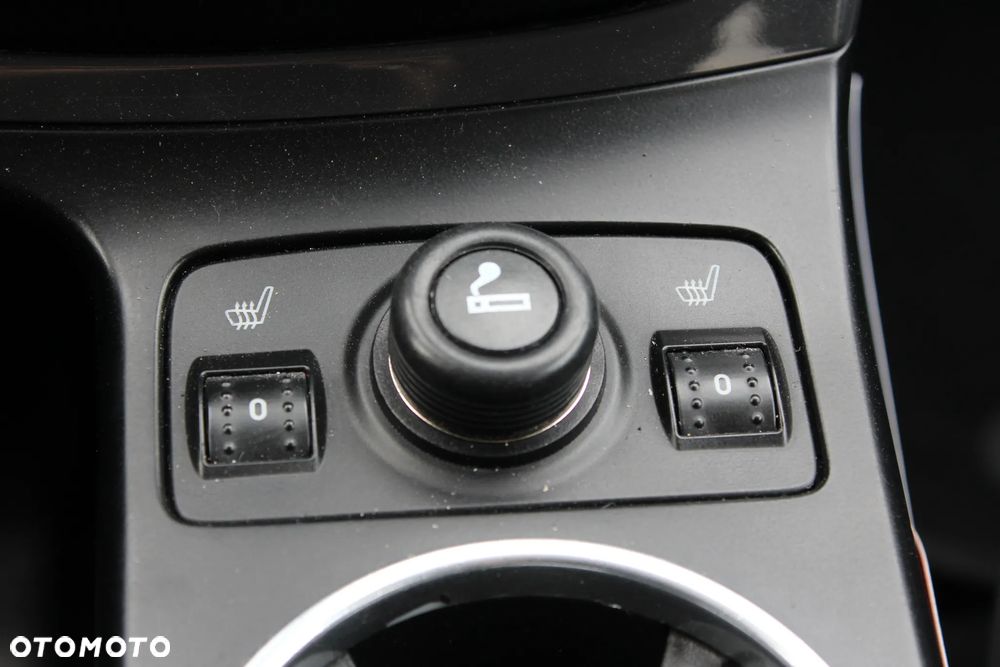 Ford Kuga 2.0 TDCi 2x4 Champions Edition - 33