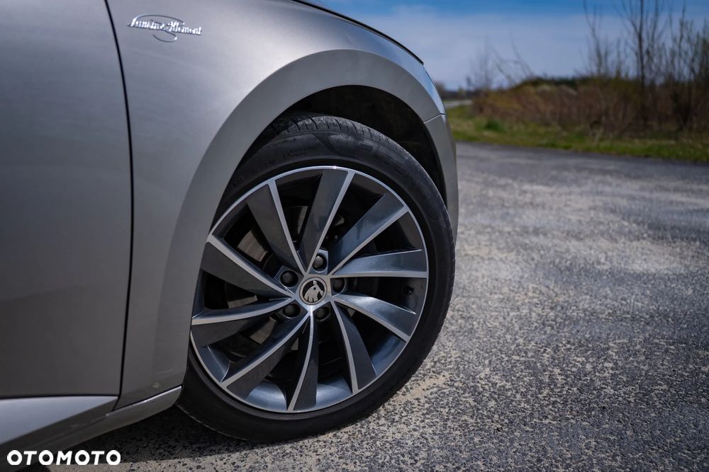 Skoda Superb 2.0 TDI L&K DSG - 9