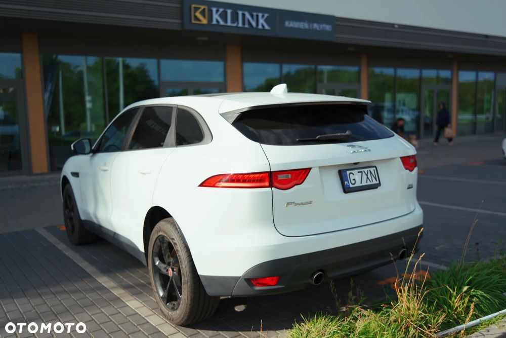 Jaguar F-Pace 35t AWD Prestige - 4