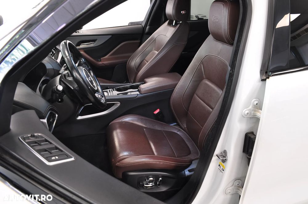 Jaguar F-Pace AWD First Edition - 11