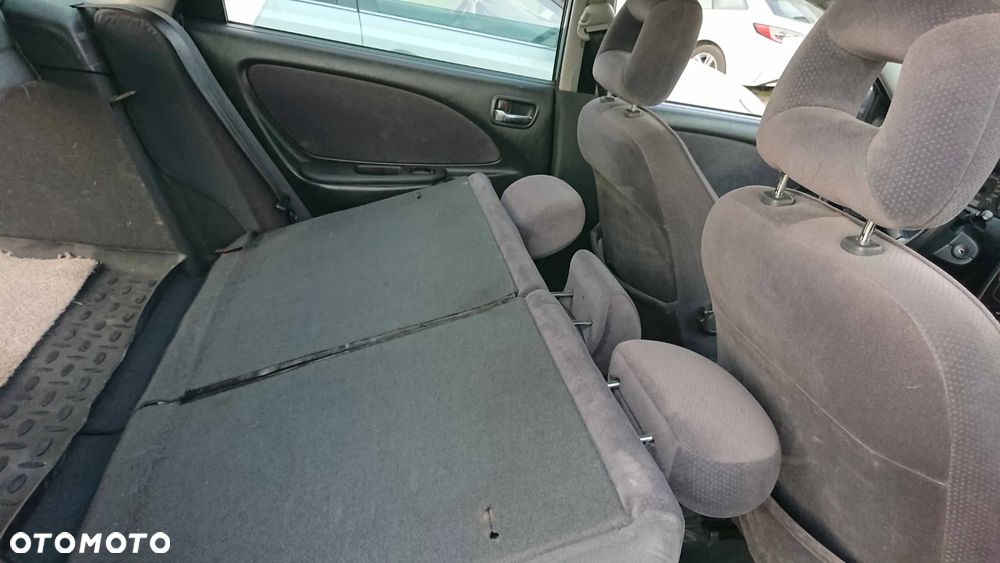 Toyota Avensis 2.0 D-4D Sol - 24