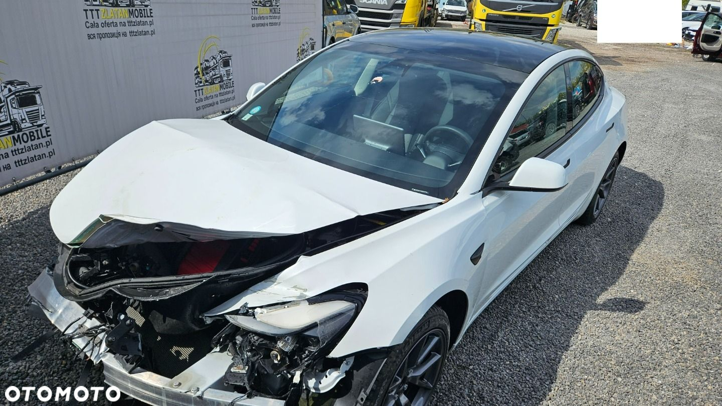 Tesla Model 3 - 20