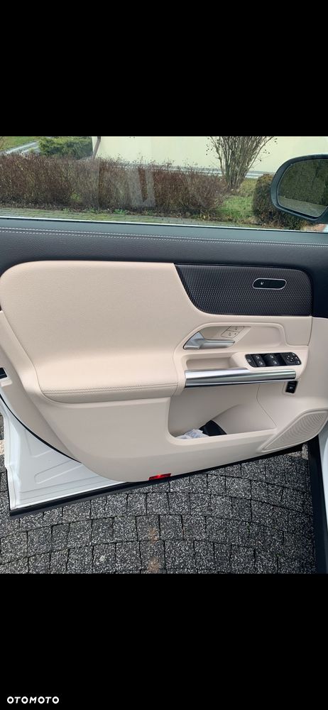 Mercedes-Benz GLA 200 - 5