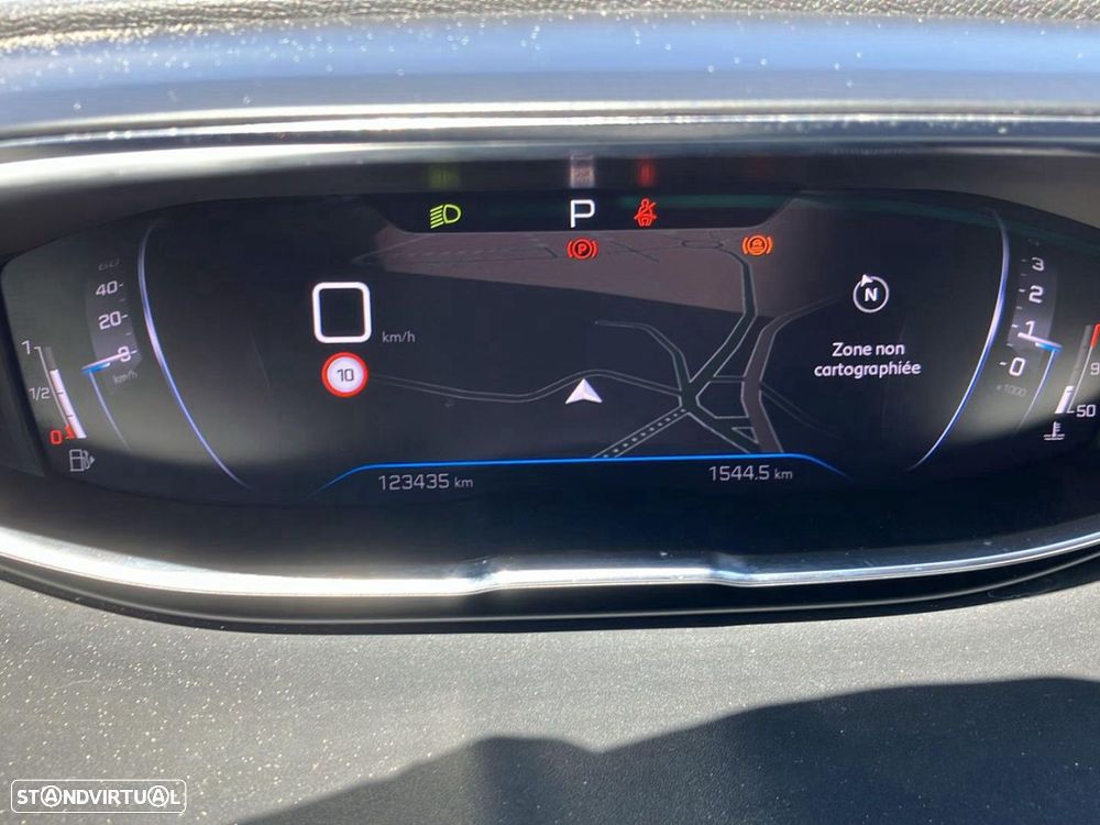 Peugeot 5008 1.5 BlueHDi Allure EAT8 - 13