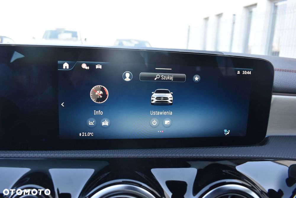 Mercedes-Benz CLA 200 7G-DCT - 31